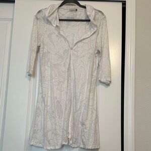 Lightweight White Floral Hooded beach cover up